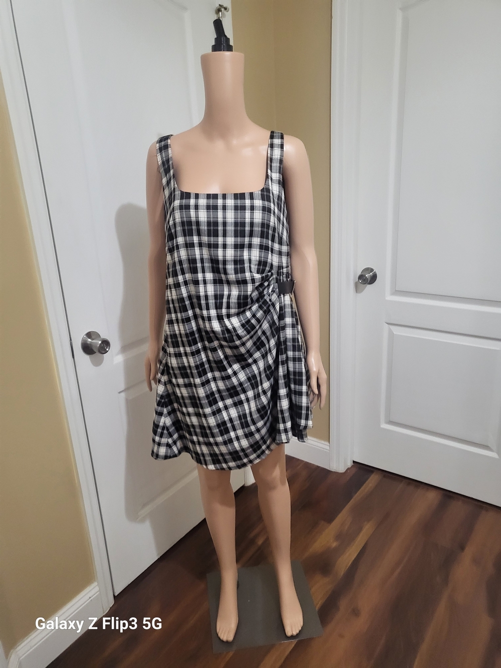 Cider Plaid Asymmetric Side Buckle Mini Dress Black White Square Neck 0XL Plus. - Picture 7 of 13